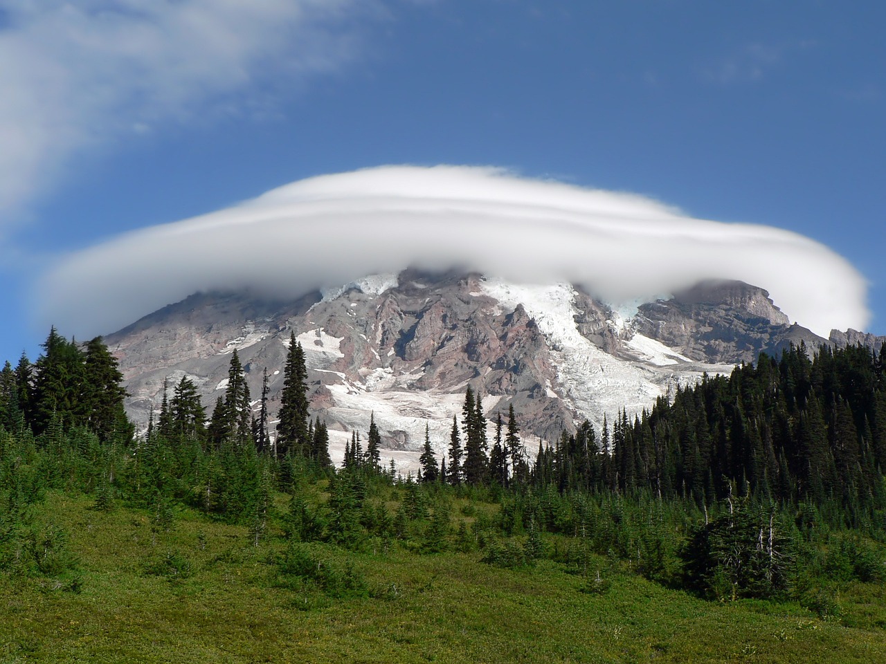 Hiking the Rugged Trails of Mount Rainier